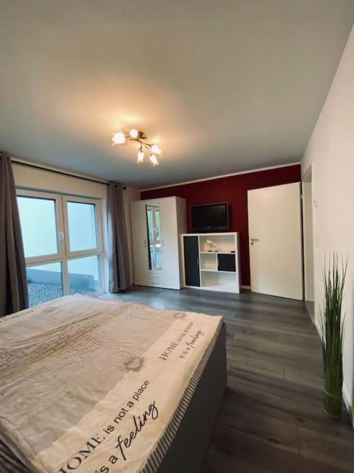 Grosse Moderne Ferienwohnung Auch Als Monteur Unterkunft Nutzbar, In Stolberg - Vicht Buitenkant foto