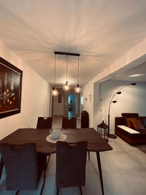 Grosse Moderne Ferienwohnung Auch Als Monteur Unterkunft Nutzbar, In Stolberg - Vicht Buitenkant foto